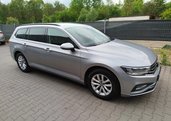 Volkswagen Passat cena 69900 przebieg: 160000, rok produkcji 2020 z Będzin małe 562